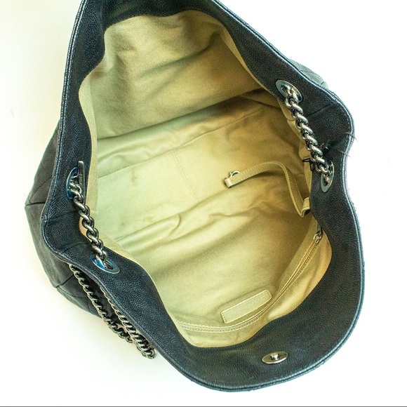 Chanel Black Calf Leather Shoulder Bag - Picture 5 of 7